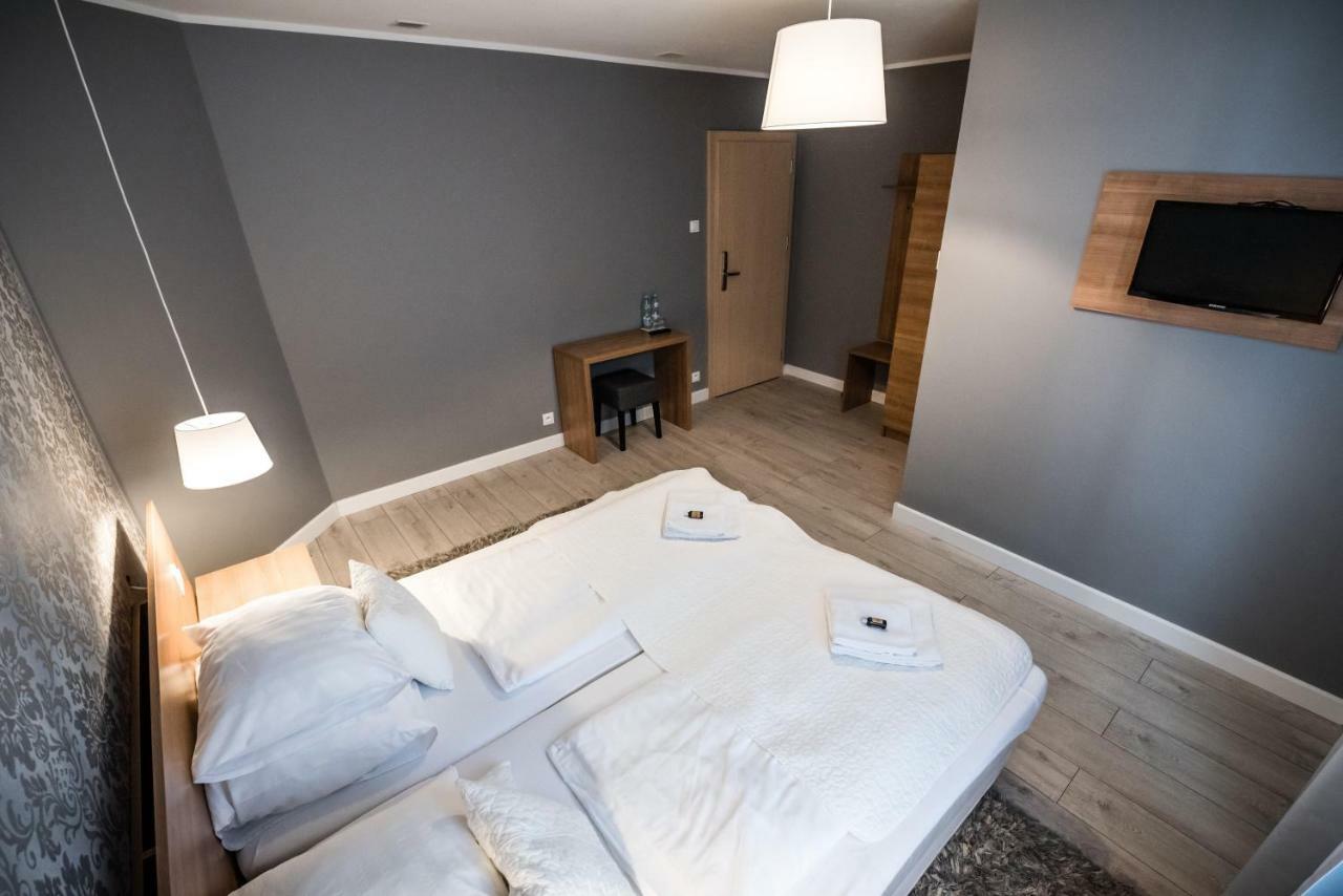 Hotel Restauracja Pod Kogutem Poniatowa Exteriér fotografie