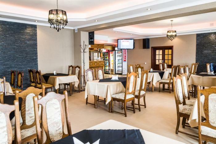 Hotel Restauracja Pod Kogutem Poniatowa Exteriér fotografie